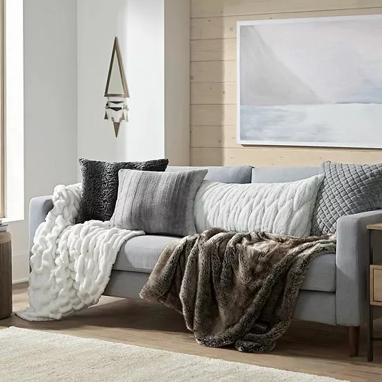 Koolaburra By UGG Batya Faux Fur Throw Kb White 4 Koolaburra By UGG Batya Faux Fur Throw Kb White - Image 4