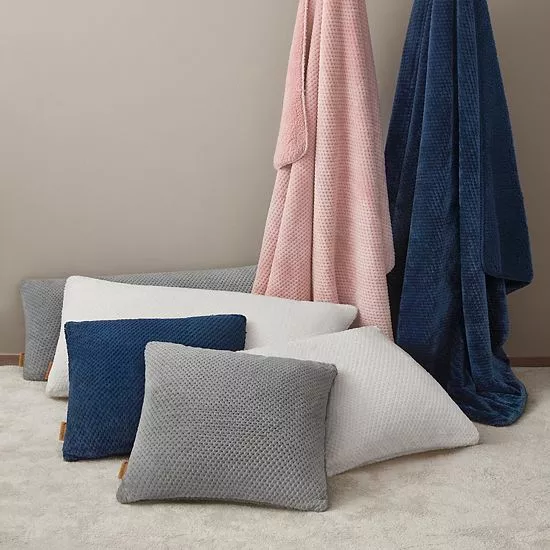 Koolaburra By UGG Pina Sherpa Plush Throw Rose Smoke 3 Koolaburra By UGG Pina Sherpa Plush Throw Rose Smoke - Image 3