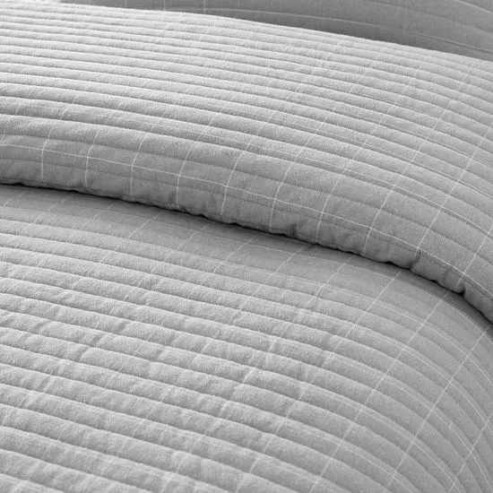 Koolaburra By UGG Sander Quilt Set With Shams Navy 2 Koolaburra By UGG Sander Quilt Set With Shams Navy - Image 2