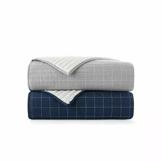 Koolaburra By UGG Sander Quilt Set With Shams Navy 4 Koolaburra By UGG Sander Quilt Set With Shams Navy - Image 4